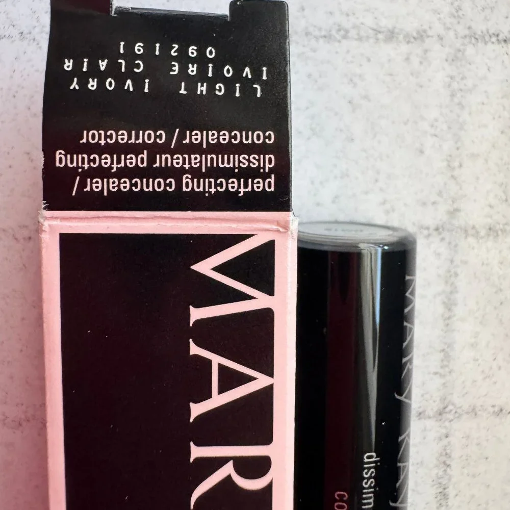 Mary Kay Perfecting Concealer Light Ivory